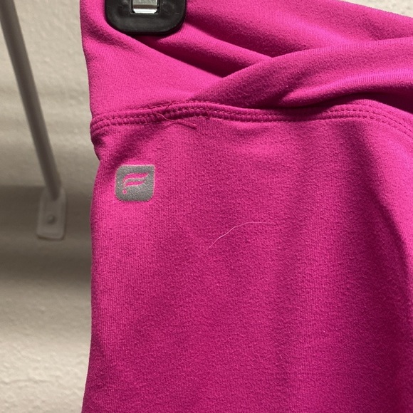 Fabletics Winn Powerhold Capri Leggings - Picture 3 of 4